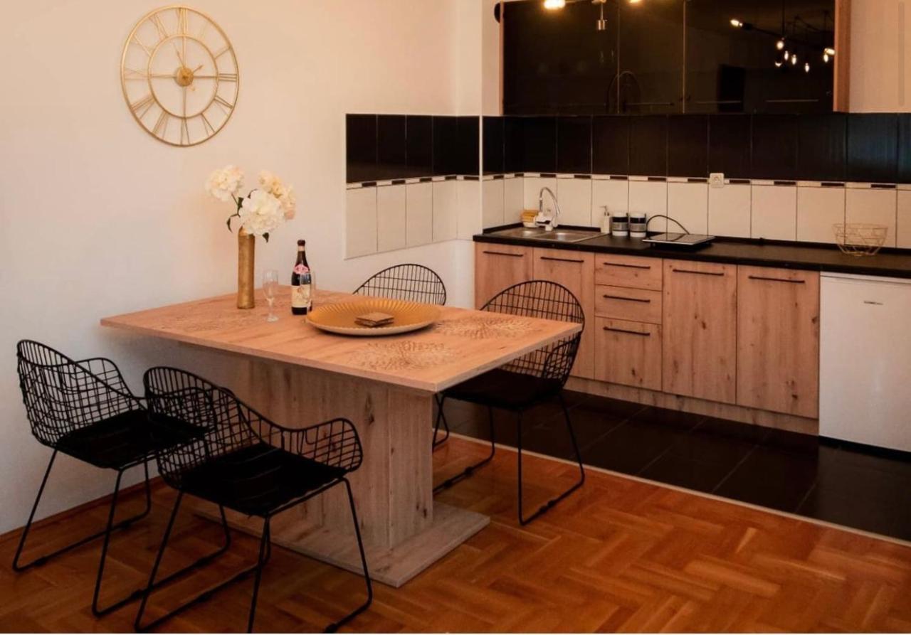 Lux Stan Na Dan Pozarevac Apartment Luaran gambar