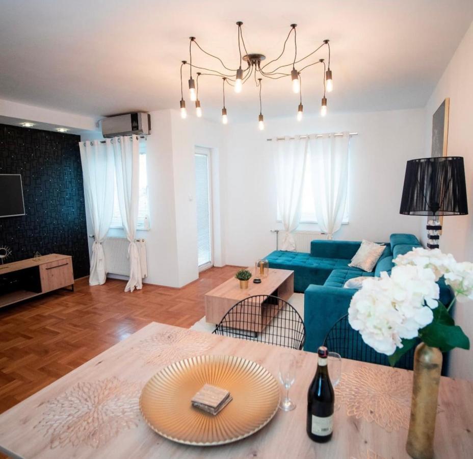 Lux Stan Na Dan Pozarevac Apartment Luaran gambar